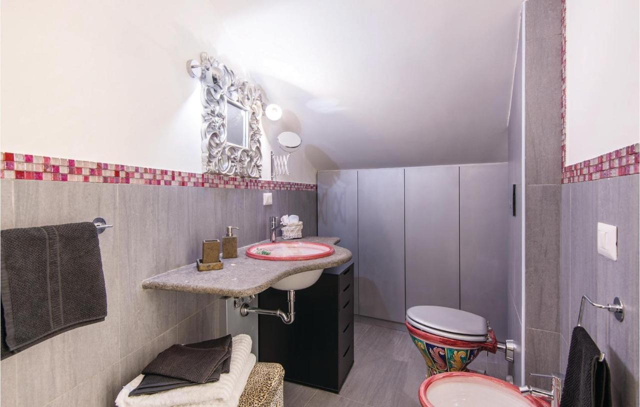 2 Bedroom Stunning In Holiday home Rome