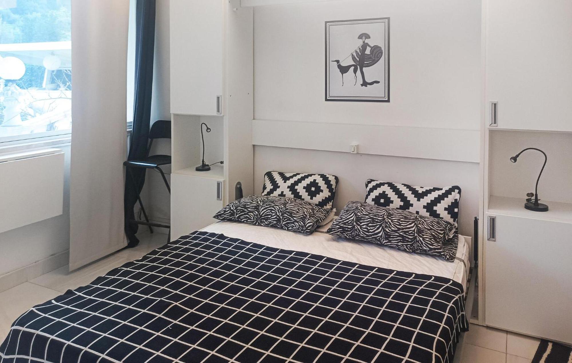 2 Bedroom Stunning In Holiday home Rome